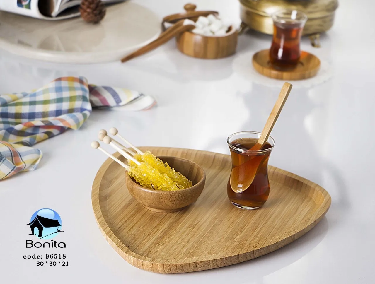 سرو مثلثی چوبی